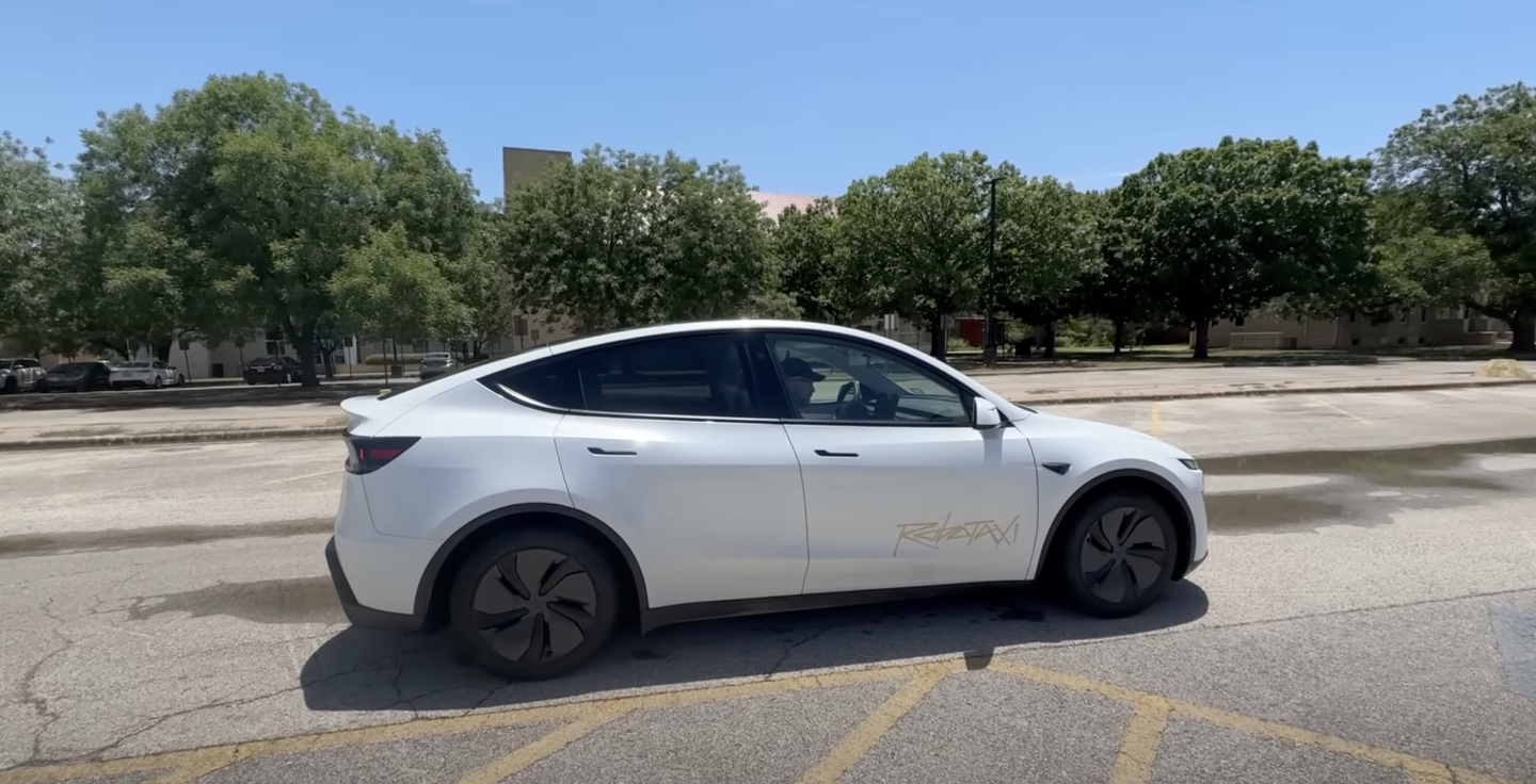 特斯拉开始在奥斯丁的有限机器人试验，因为与Waymo的竞争，Zoox迫在眉睫